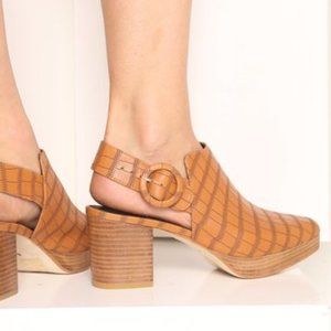 "INTENTIONALLY ___." OLIVER - TAN CROCO Clogs